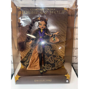 Girls Monster High Skullector Clawdeen Wolf Doll RARE Damaged Box NEW